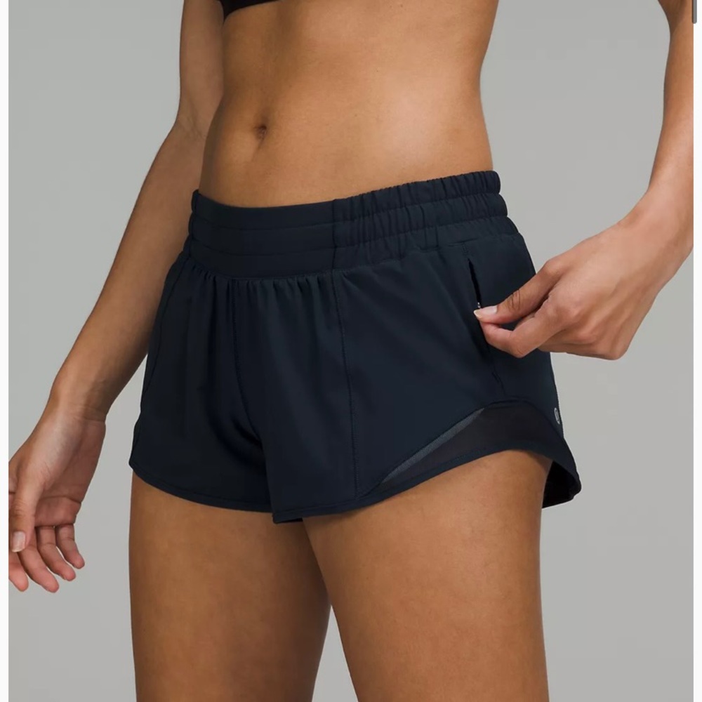 Lululemon Hotty Hot Low-Rise Lined Short 2.5" in True Navy